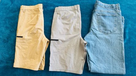 Big boy’s Sonoma straight jeans size 20 and two Sonoma shorts size 20 all three for 10 Dlls