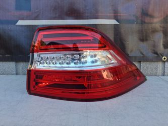 2012 2013 2014 2015 MERCEDES BENZ ML ML CLASS ML350 ML450 ML550 TAIL LIGHT RIGHT SIDE ORIGINAL USED