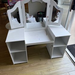 Free Kids Stuff - Kitchen, Vanity & Lizard Tank