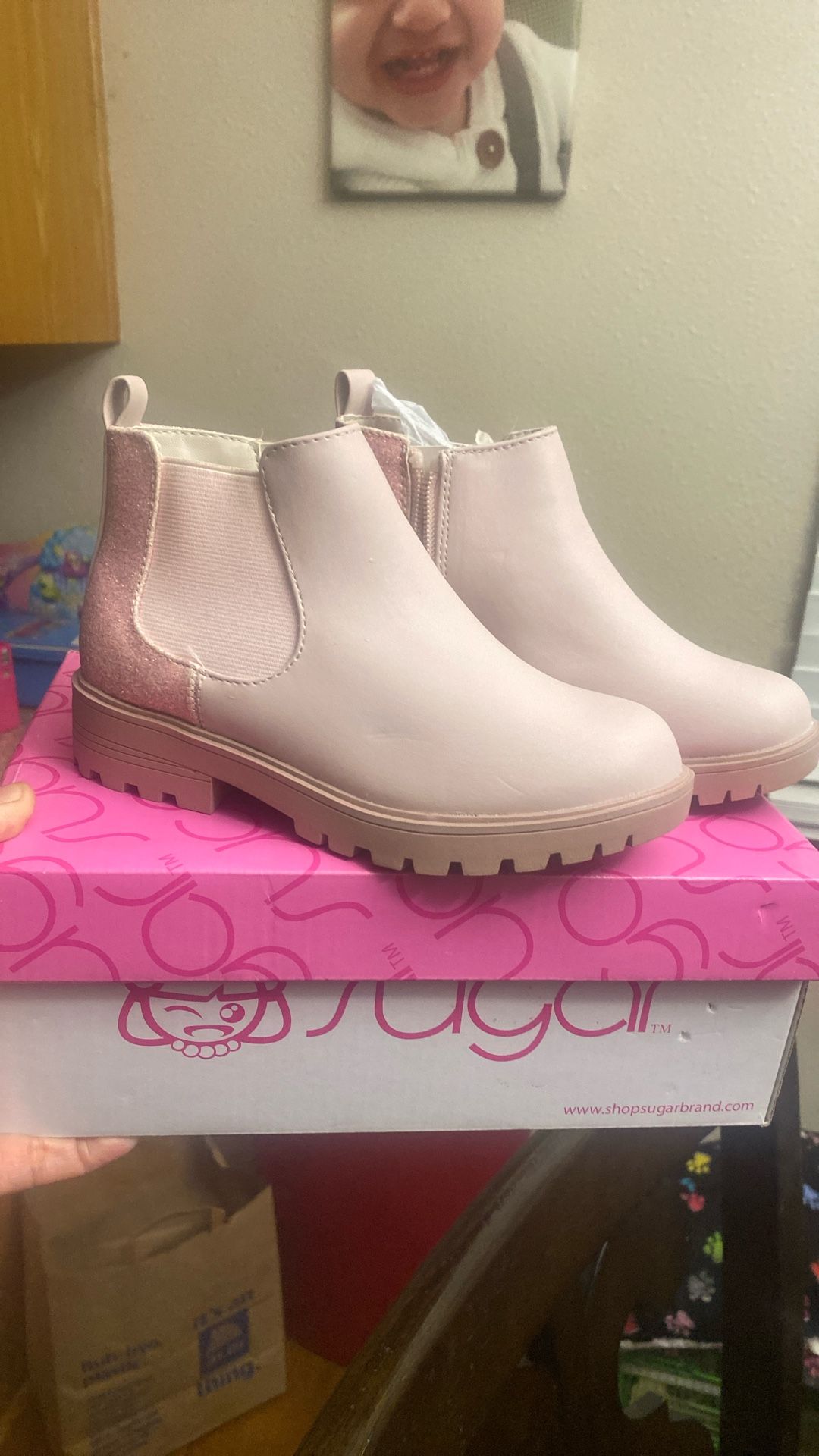 GIRLS BOOTS
