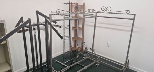 3 Adjustable clothing racks , 2 upright cooling racks