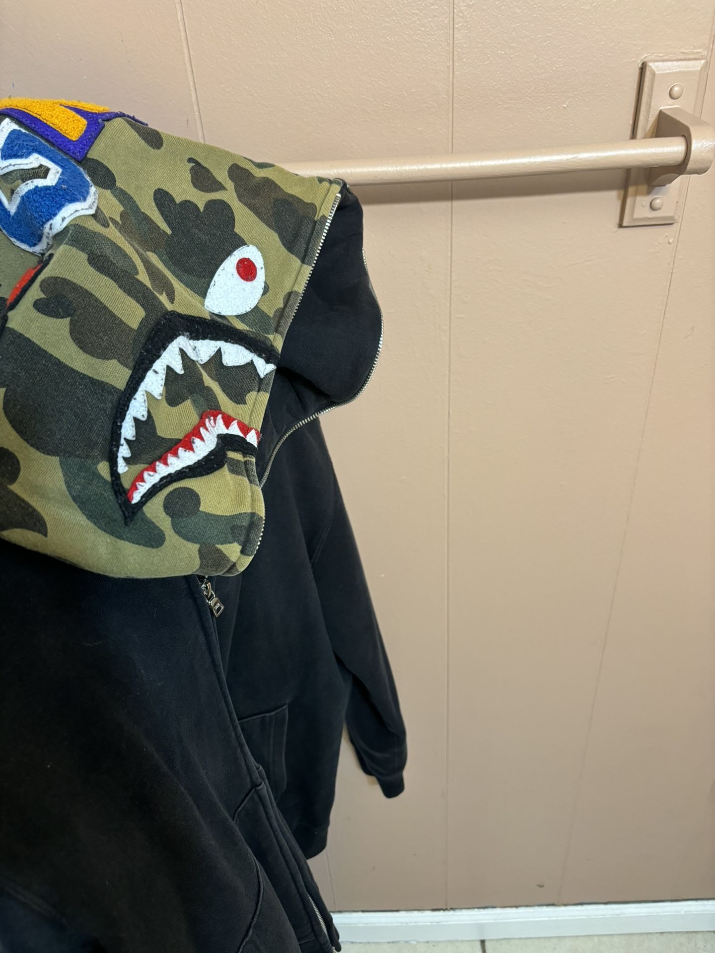 Bape zip up hoodie