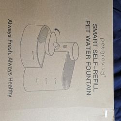 Pet Water Dispenser.