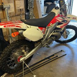 2002 Honda Cr250 2-Stroke // Green sticker