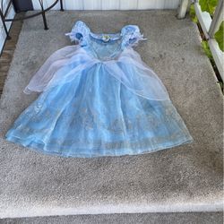 Girl Costumes Sz. 4. XS. Dress. Cinderella. Princess Disney Store Good. Condition 