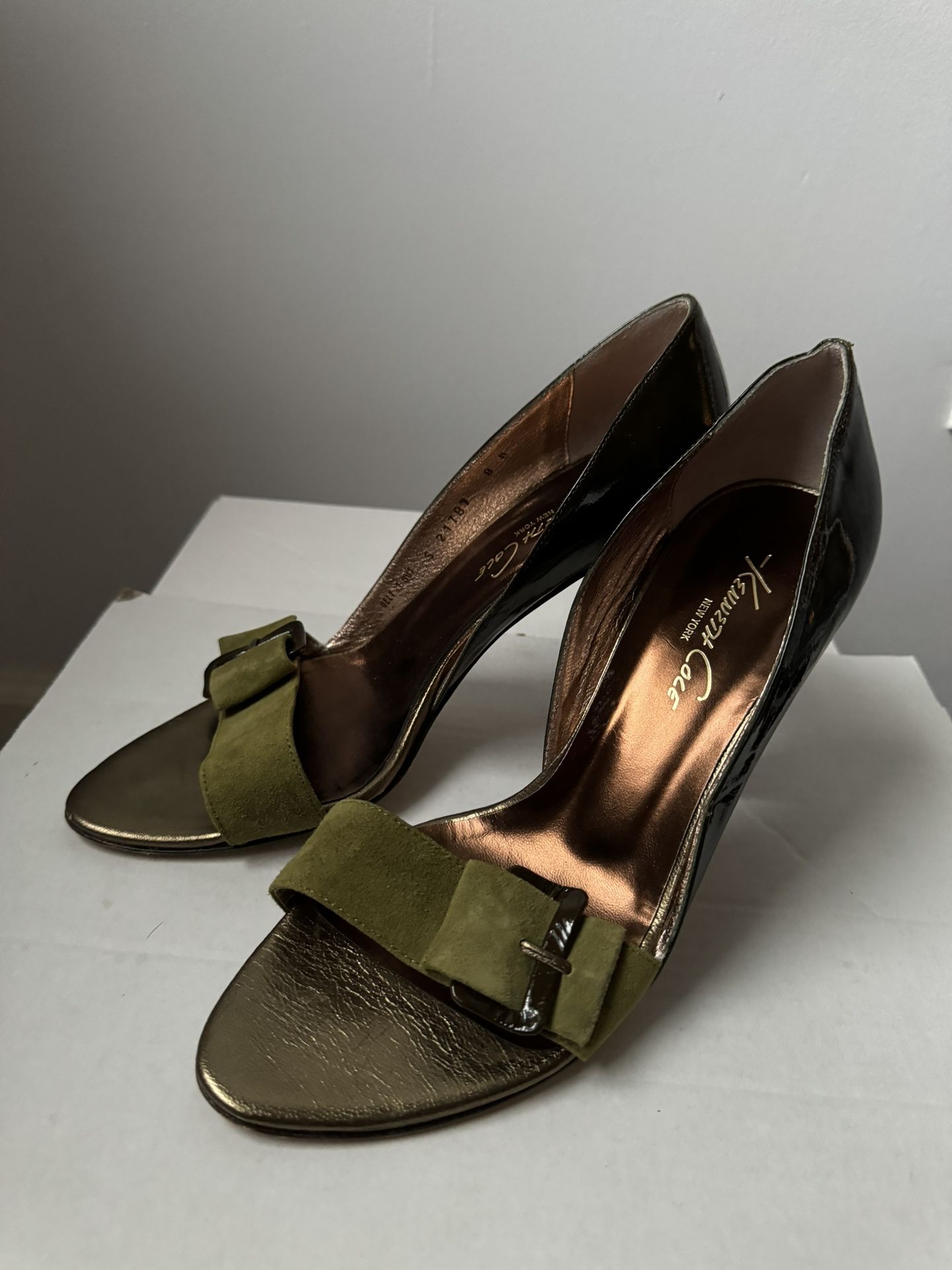 Kenneth Cole Patent Leather Sandals Retail $120