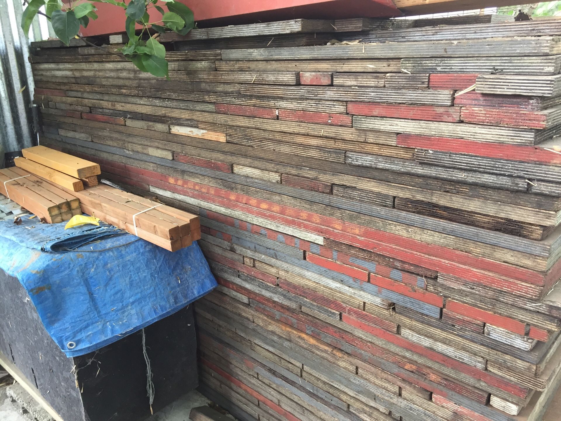 1 1/8 Concrete plywood form