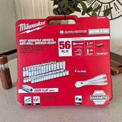 Milwaukee

3/8 in. Drive SAE/Metric Ratchet and Socket Mechanics Tool Set (56-Piece)

