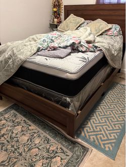 NEW FULL SIZE BED WITH MATTRESS AND BOX SPRING NEVER USED IM SPARE BEDROOM