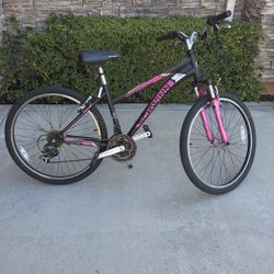 Women’s 26 Inch Schwinn Bike For Sale- Great Shape Ready For You