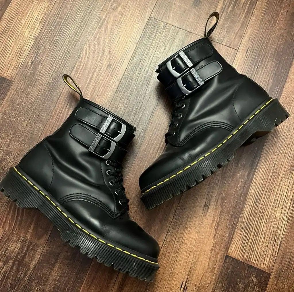 Dr. Marten 1460 8-Eye Bed Buckle Boot