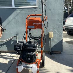 Husqvarna 3200 psi Pressure Washer 
