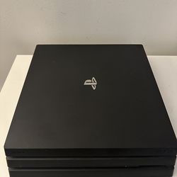 PS4 pro 1TB,, 1 controller and accessories