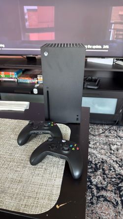 XBOX Series X 1TB with 2 Controllers
