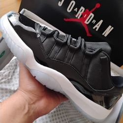 Jordan 11 Low "Space Jam"