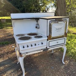 Antique Hotpoint Kitchen Stove. 1920’s