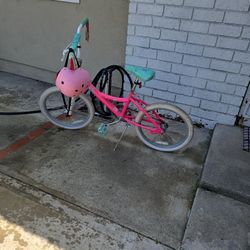 Girls 20 inch bike 