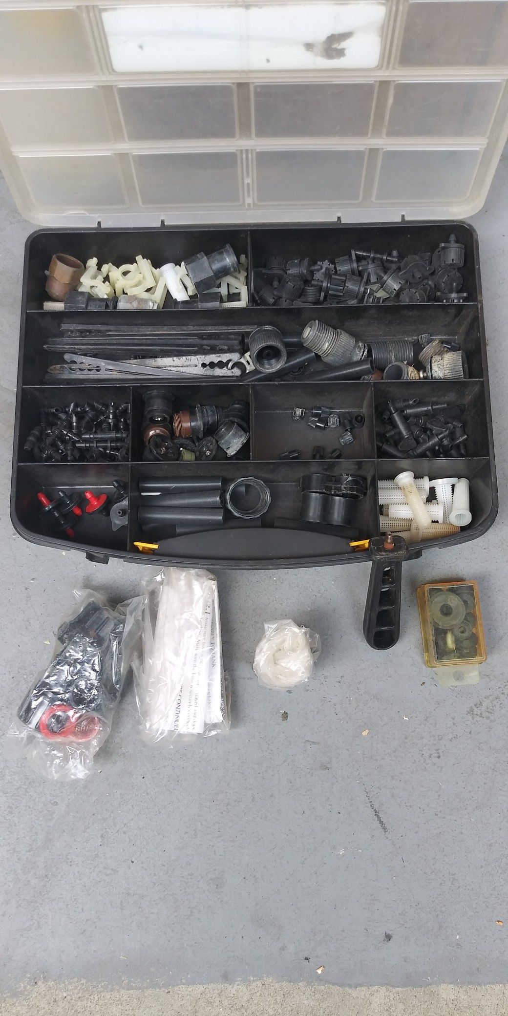 A,SPRINKLERS HEADS AND DRIPPING PARTS