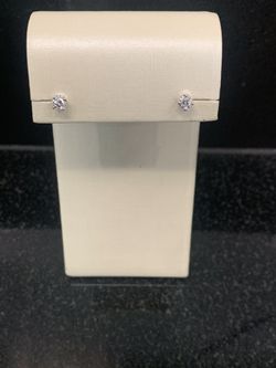 14k white gold earring stud