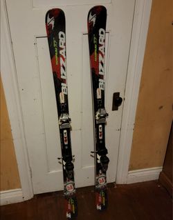 Blizzard Magnum 153cm Skis With Power 5 Bindings