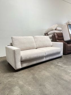 Thomasville Maya Queen Size Sleeper Sofa Brand New