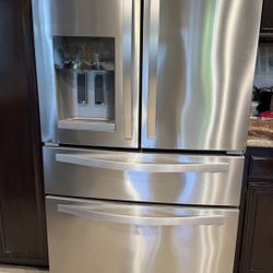 Whirlpool Refrigerator 