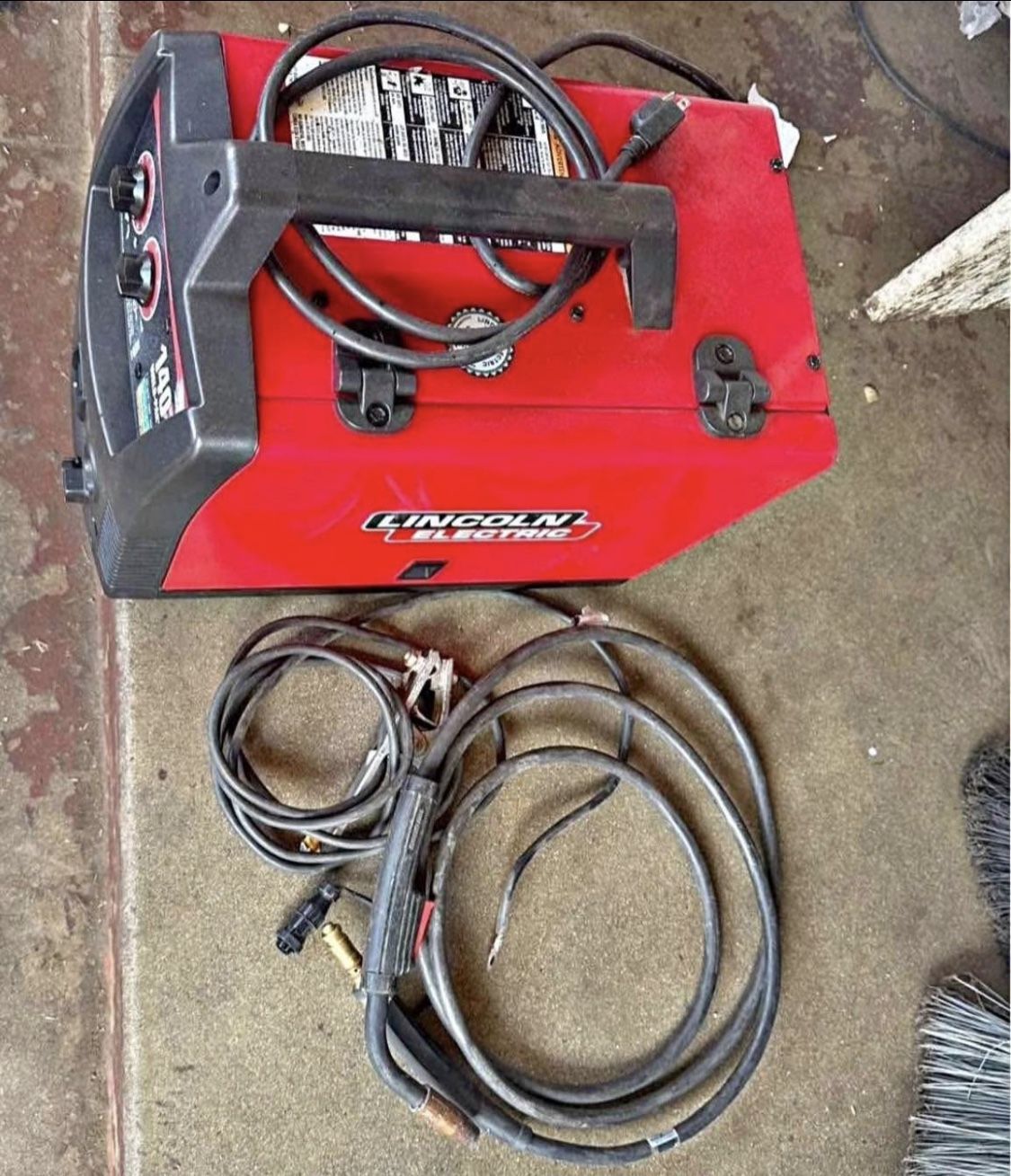 Lincoln Electric Weld-Pak 140 Amp MIG and Flux-Core Wire Feed Welder, 115V, Aluminum Welder with Spo