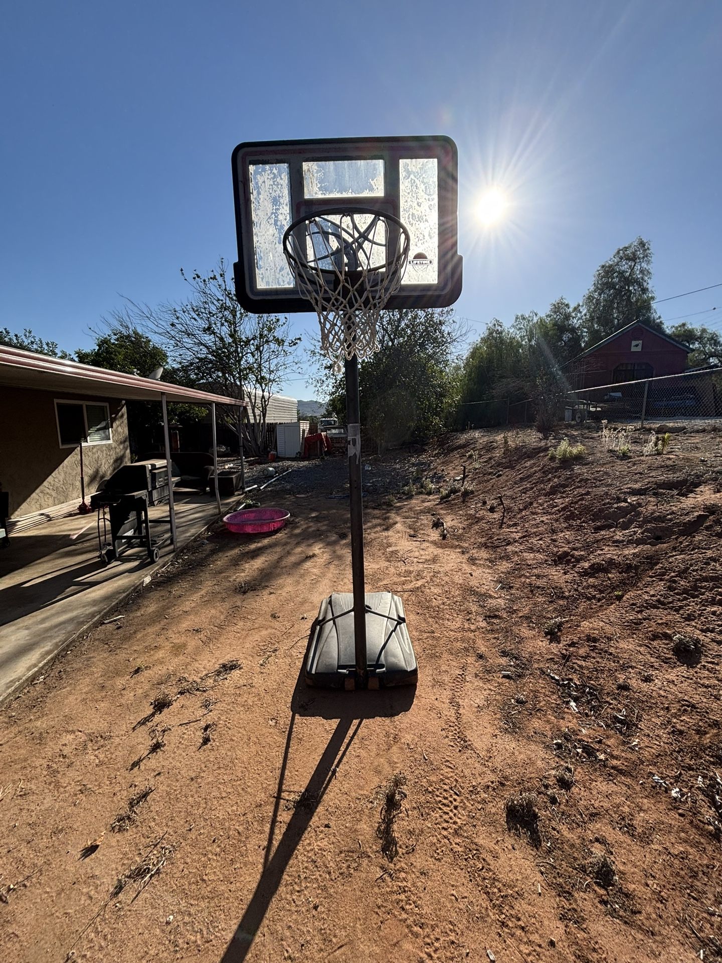 Basketball hoop