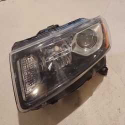 Jeep Grand Cherokee Headlight 2015