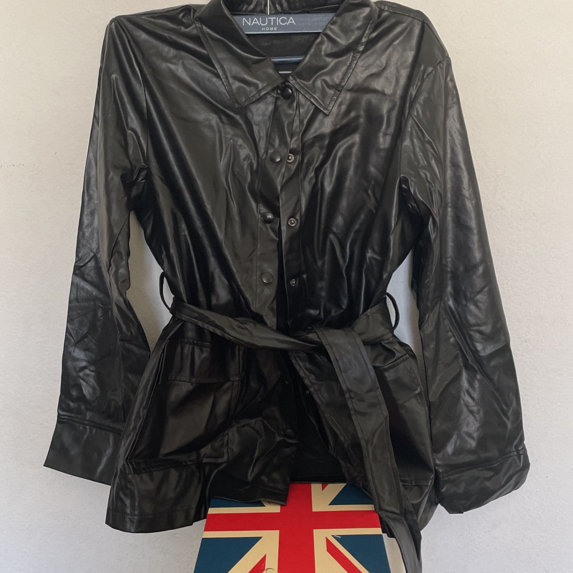 Women’s Size L Faux Leather Jacket W/belt