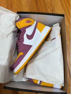 Nike Air Jordan Retro 1 size 6.5Y/Womens 8