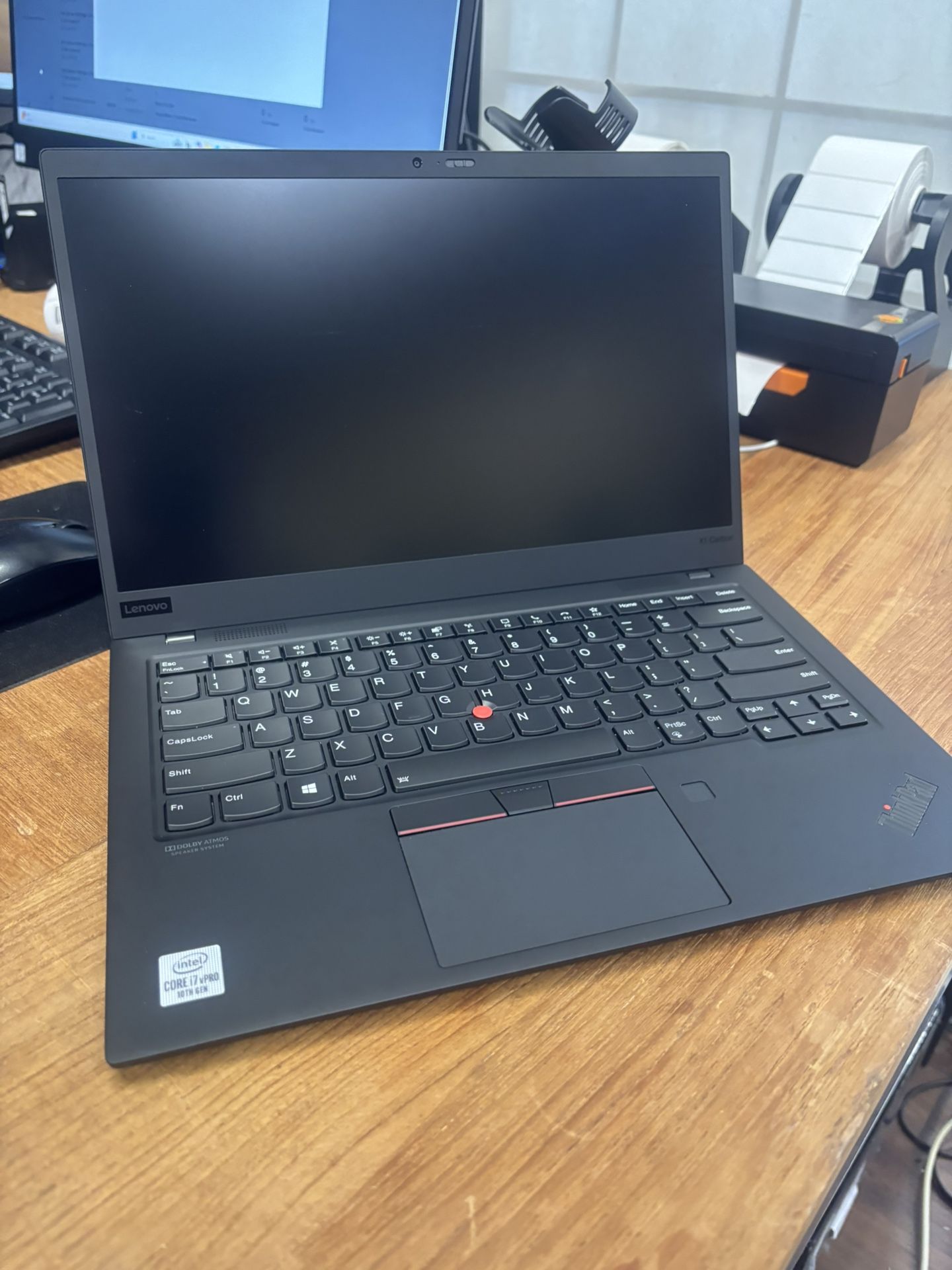 Lenovo X1 Carbon, Core i7 10th Gen Processor, 512gb SSD, 16gb ram, Lenovo USB C adapter, Windows 11 Pro installed to test the laptop, its slim and ver