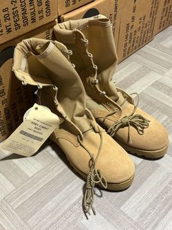 Us army combat boots brand new size 9
