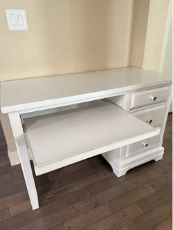White Computer Desk with Matching Chair – Excellent Condition