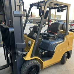 Forklift 