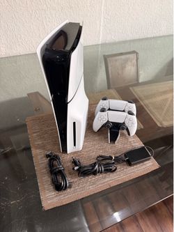 PlayStation 5 Slim Disc Edition Bundle – Excellent Condition – $450 OBO