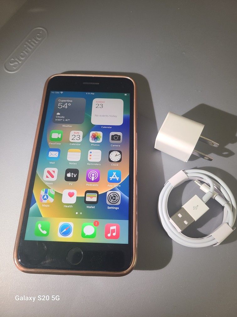 Apple IPhone 8 Plus 64GB Unlocked (Free Case)