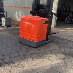 Order Picker Forklifts Available 