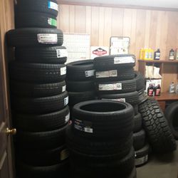 BRAND NEW TIRES AND RIMS & LIFTKITS