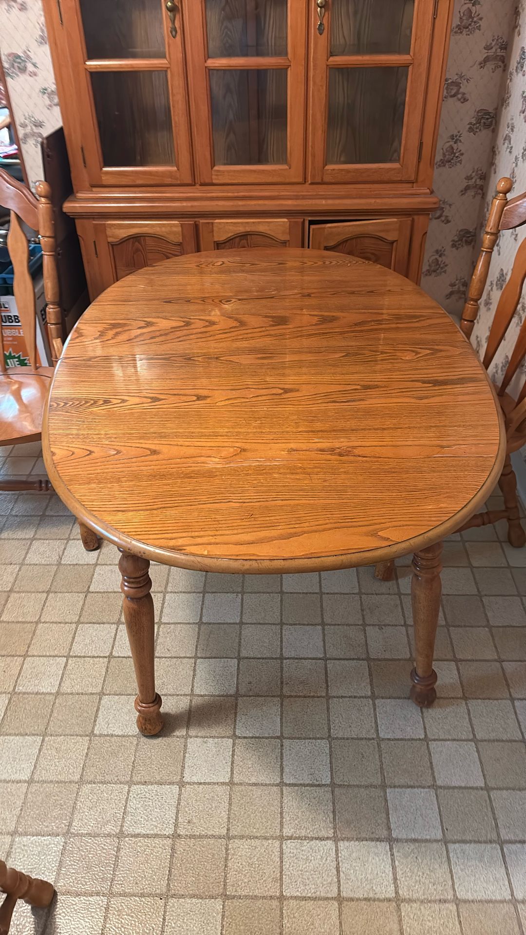 Medium Oak Table W/4 Chairs