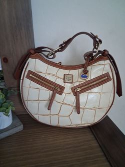 Dooney & Bourke purse 👛