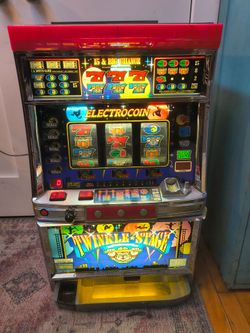 1999 Electrocoin Twinkle Stage Japanese Slot Machine - Works - Takes Quarters