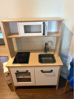 IKEA DUKTIG Play Kitchen – Great Condition