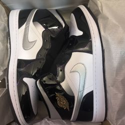Brand New Jordan 1 Mid SE!! Never Worn 