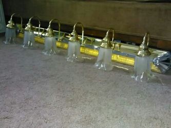 6 shade vanity light* excellent shape*