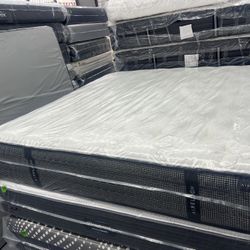 KING SIZE KLUFT AIRELOOM MATTRESS & BOX SPRINGS BED SET