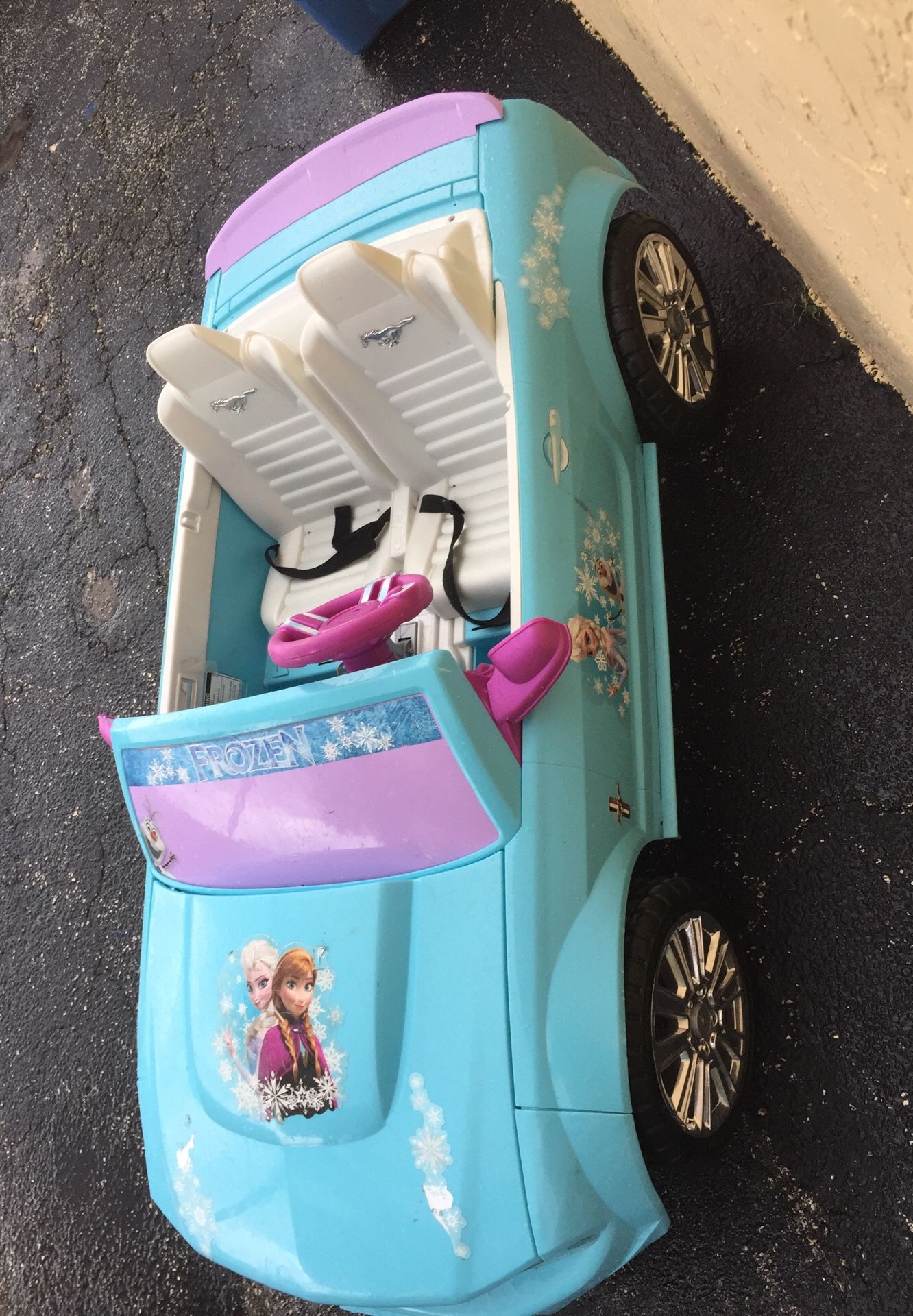 FORD Mustang Frozen Movie Ride on Electric car Toy, Battery power Elsa