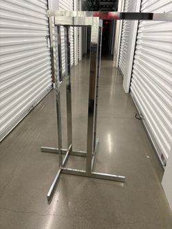 Chrome four-way retail fixture