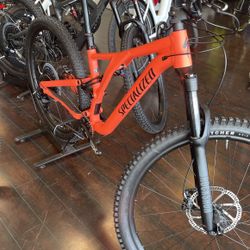Specialized Stumpjumper Alloy 29” In Blaze!!