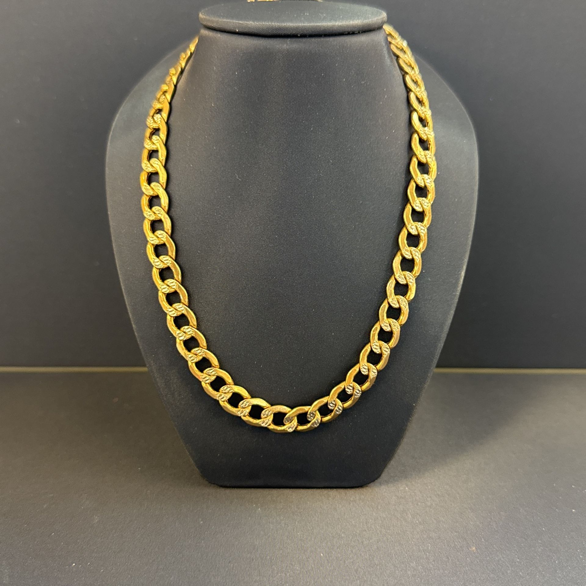 Cuban Link, 10 K Yellow Gold Necklace - For Sale - Pawn Shop Near Me